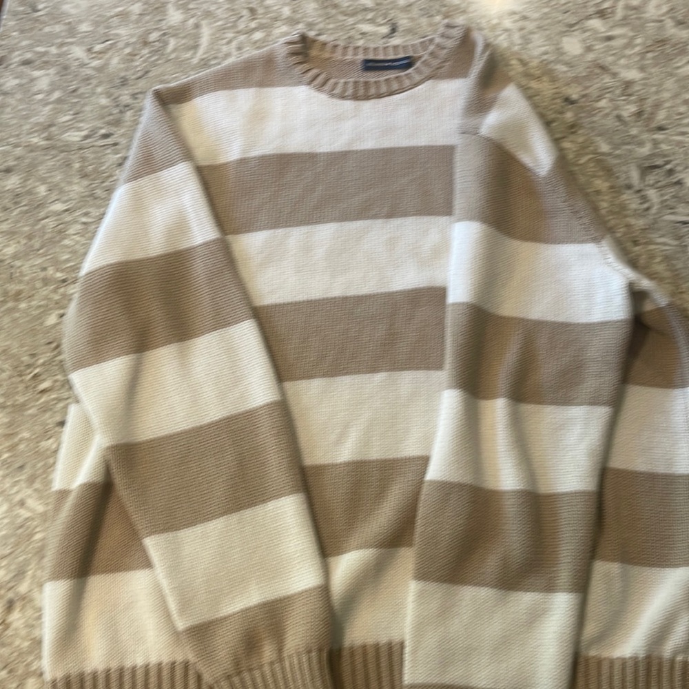 Brandy Melville sweater summer spring. Beige and Cream